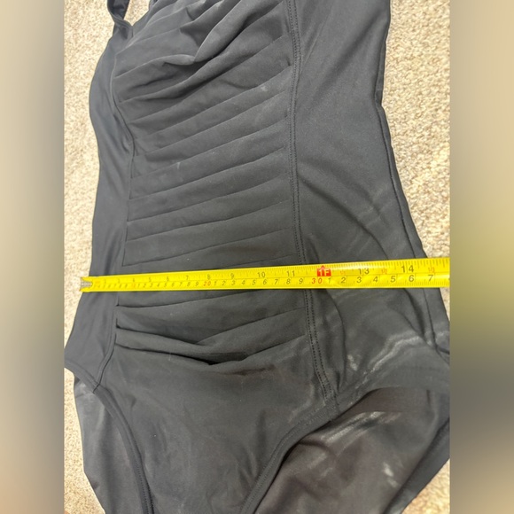 Calvin Klein Pleated Front One Piece Swimsuit Tummy Flattering Black 10 - Picture 4 of 8